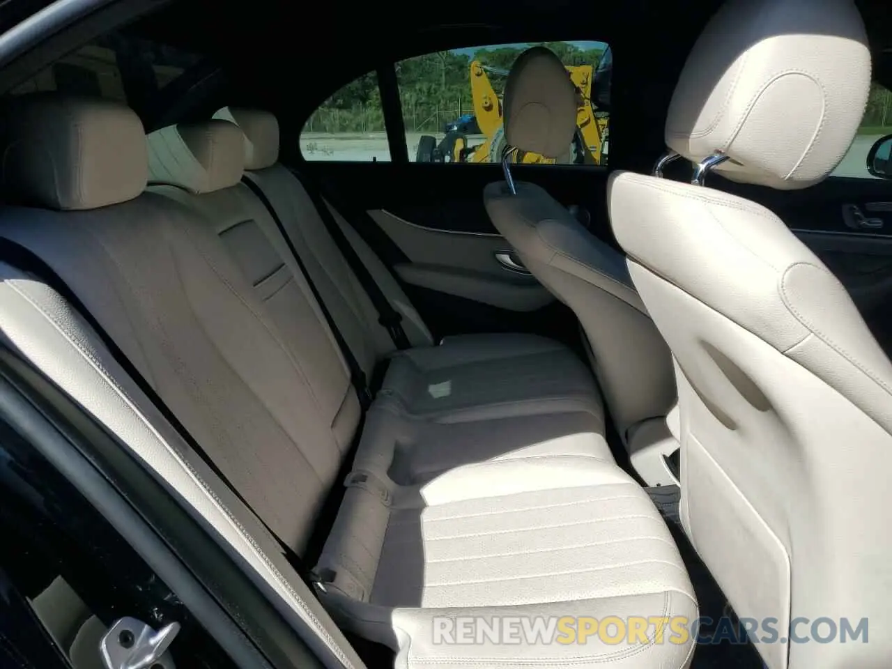 10 fotografías del automóvil dañado W1KZF8DB9NB070677 MERCEDES-BENZ E-CLASS 2022
