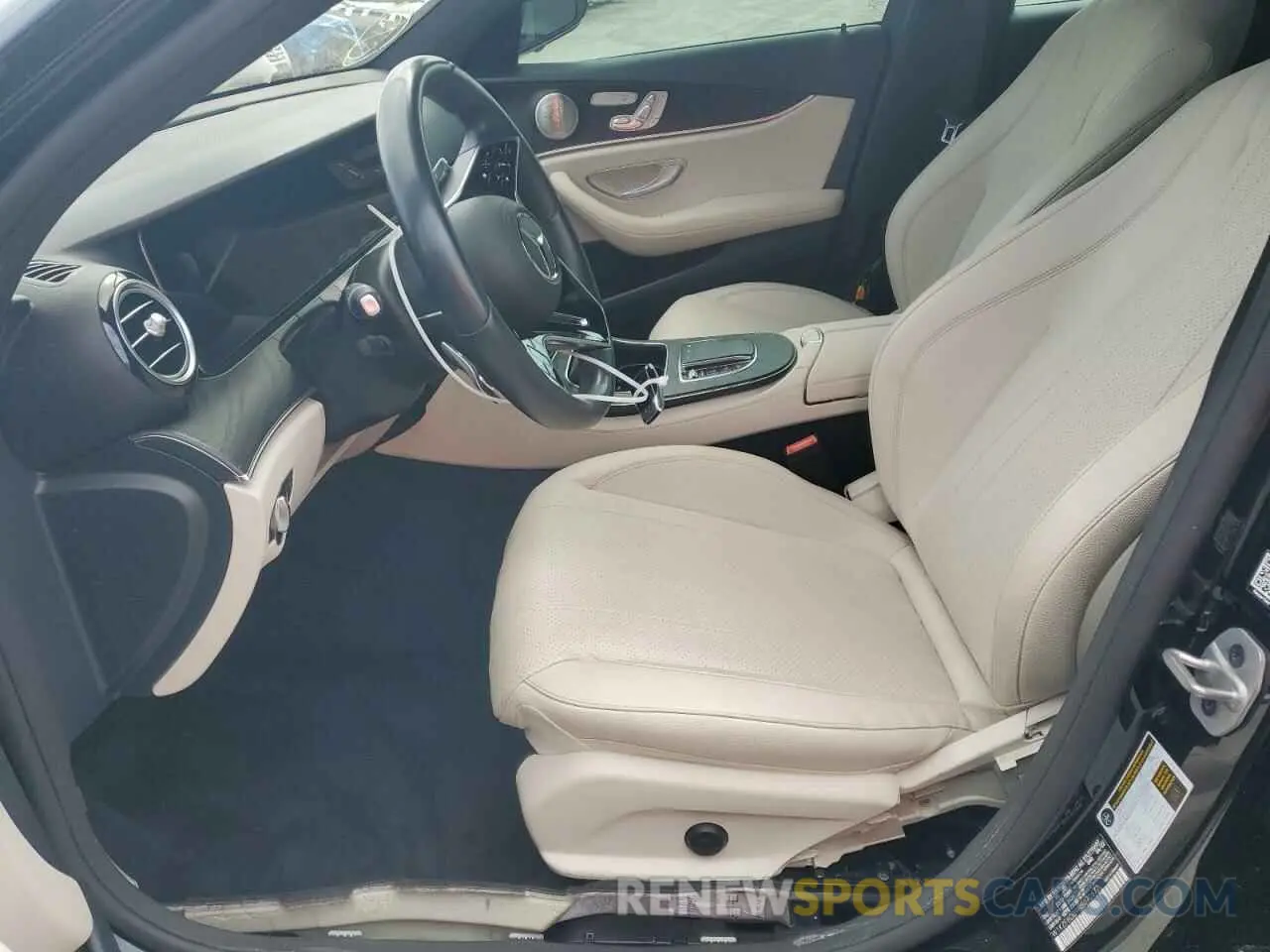 7 fotografías del automóvil dañado W1KZF8DB9NB070677 MERCEDES-BENZ E-CLASS 2022
