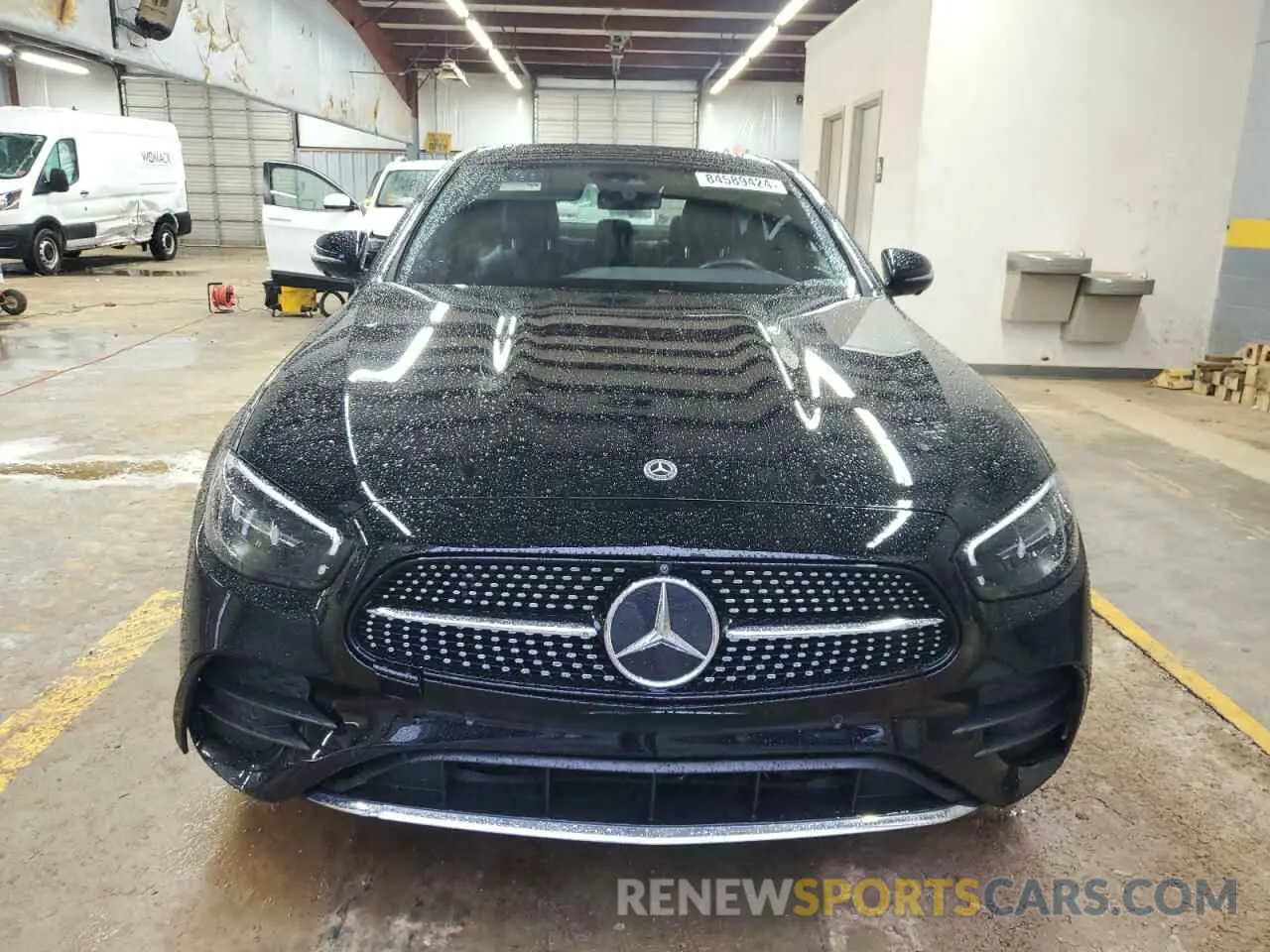 5 fotografías del automóvil dañado W1KZF8DB9NB089343 MERCEDES-BENZ E-CLASS 2022