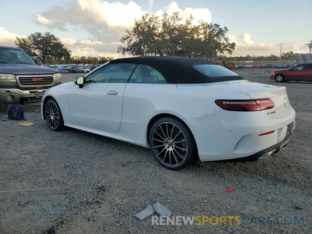 2 fotografías del automóvil dañado W1K1K5JB6PF187575 MERCEDES-BENZ E-CLASS 2023