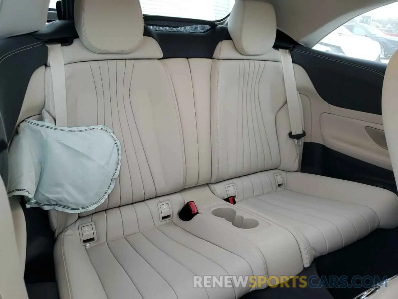 10 fotografías del automóvil dañado W1K1K5KB0PF207740 MERCEDES-BENZ E-CLASS 2023