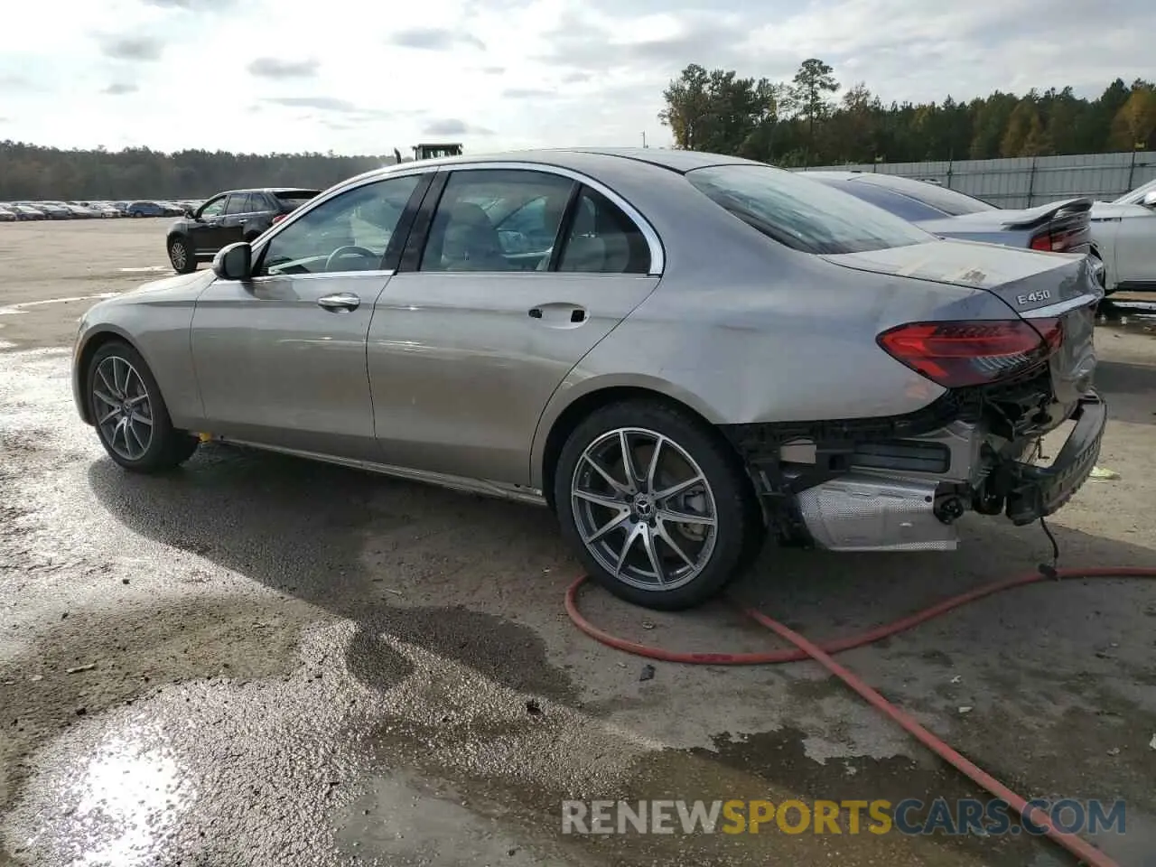 2 fotografías del automóvil dañado W1KZF5KB6PB185466 MERCEDES-BENZ E-CLASS 2023
