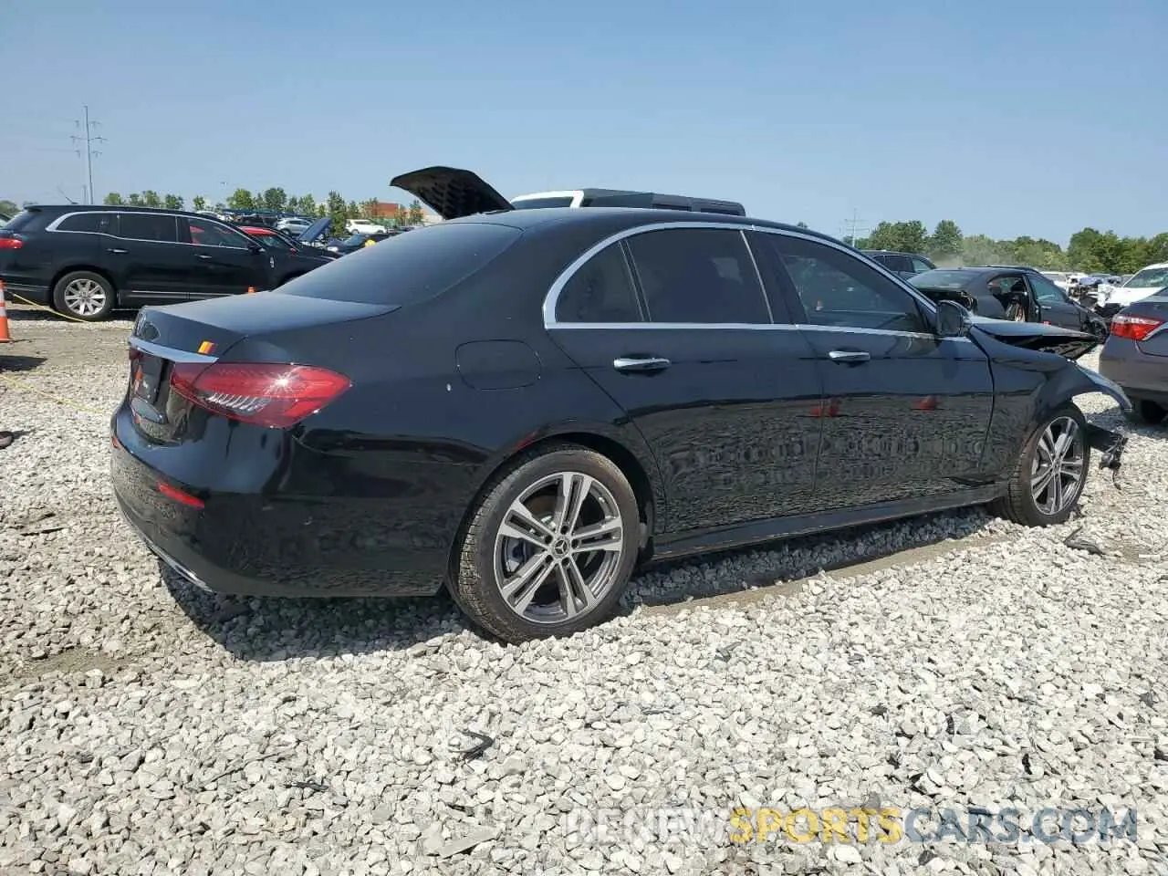 3 fotografías del automóvil dañado W1KZF8DB3PB183771 MERCEDES-BENZ E-CLASS 2023