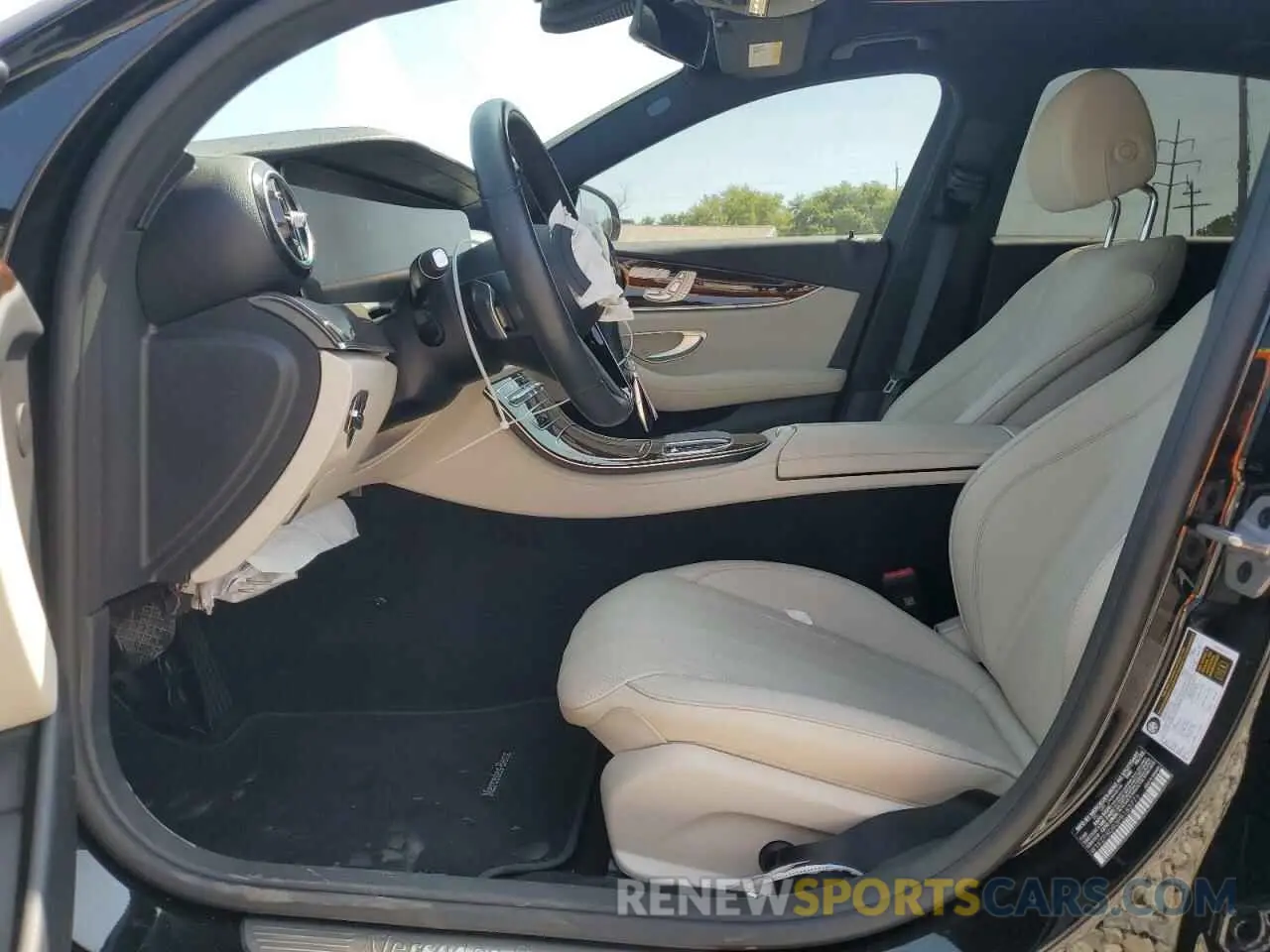 7 fotografías del automóvil dañado W1KZF8DB3PB183771 MERCEDES-BENZ E-CLASS 2023