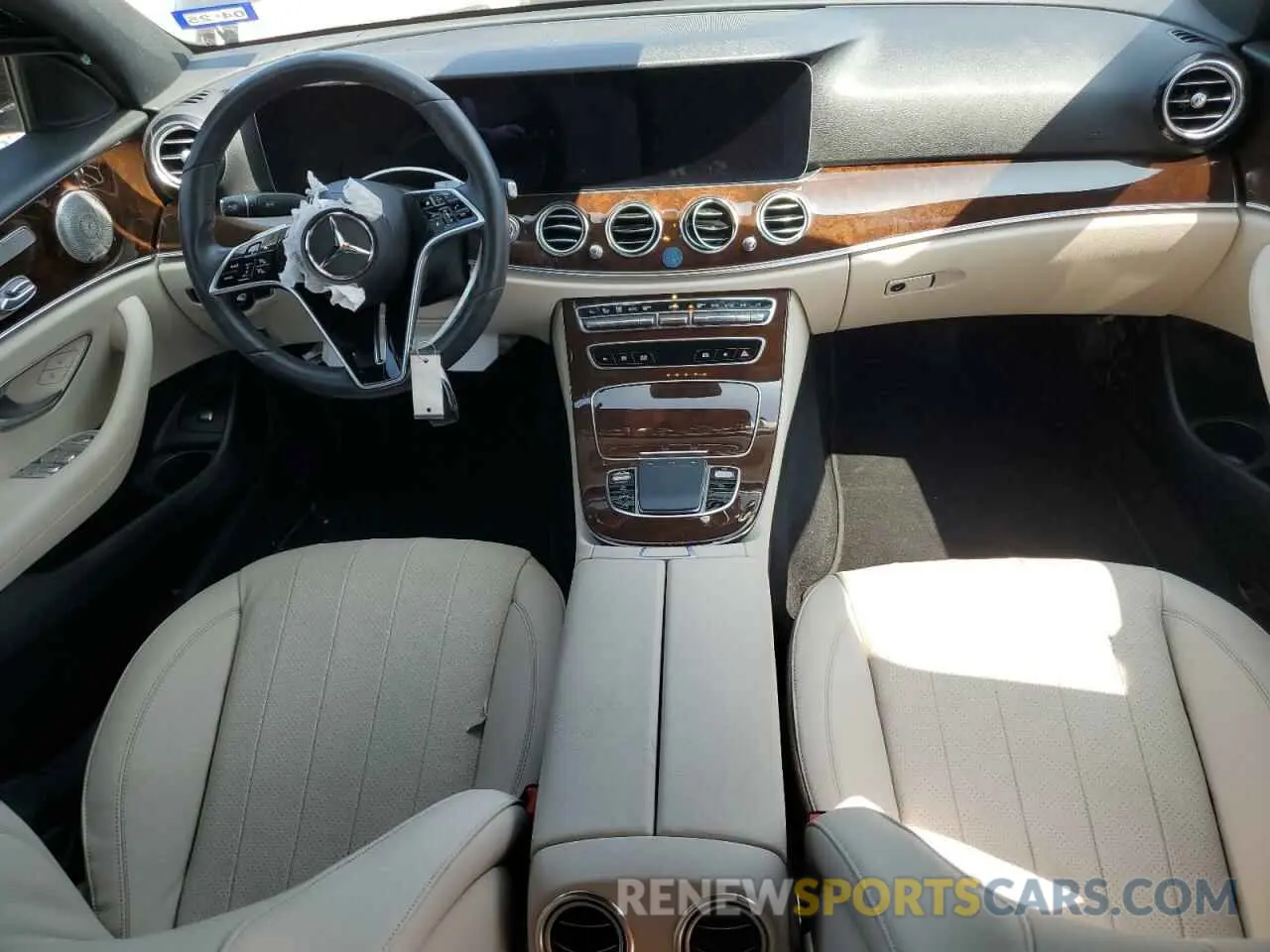 8 fotografías del automóvil dañado W1KZF8DB3PB183771 MERCEDES-BENZ E-CLASS 2023