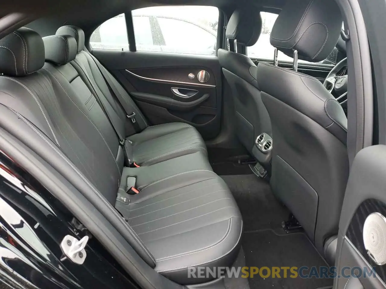 10 fotografías del automóvil dañado W1KZF8EB9PB185667 MERCEDES-BENZ E-CLASS 2023
