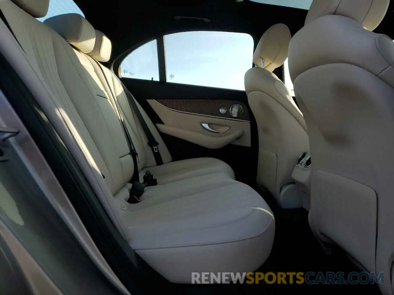 10 fotografías del automóvil dañado W1KZF8EBXPB176041 MERCEDES-BENZ E-CLASS 2023