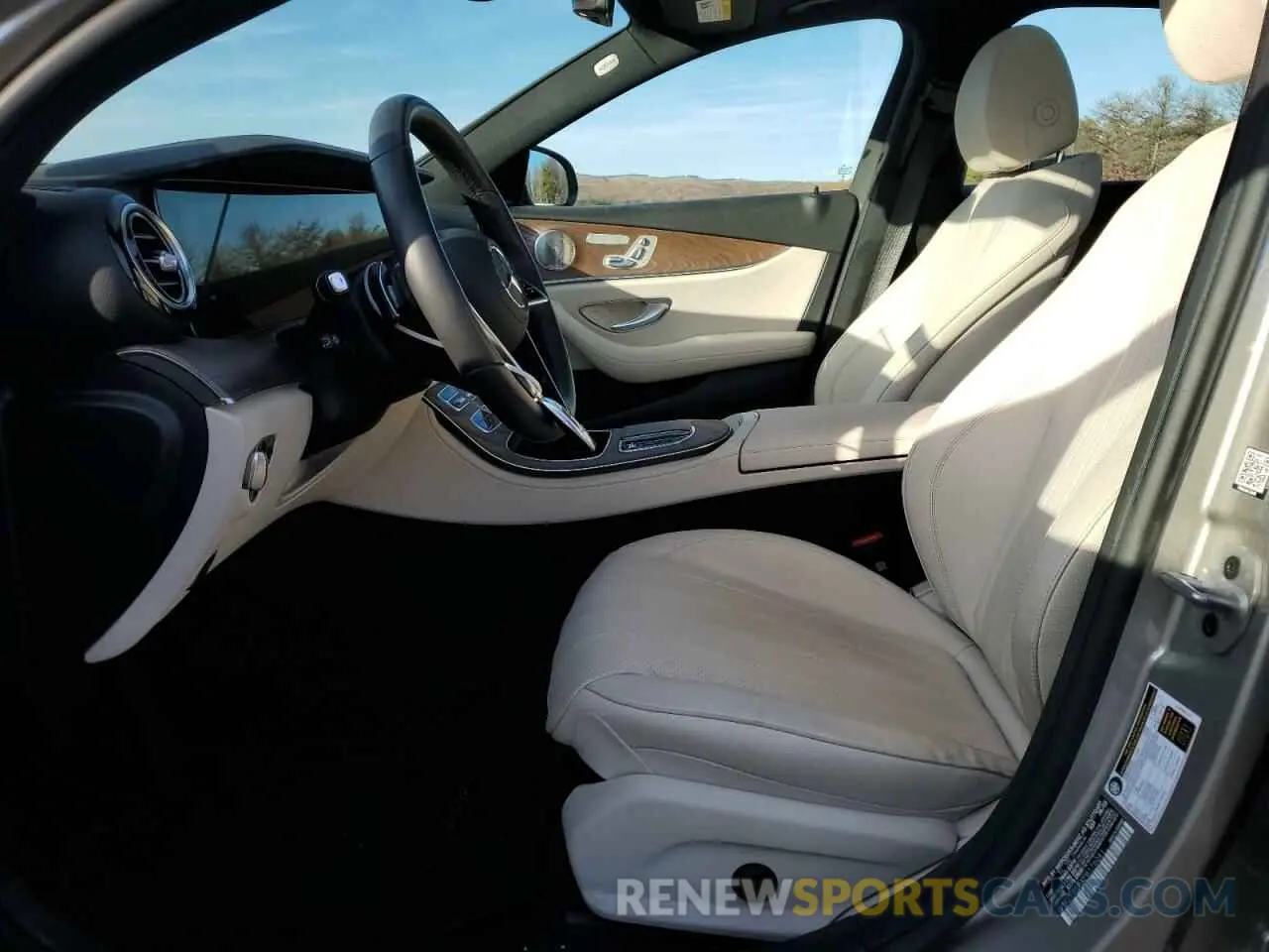 7 fotografías del automóvil dañado W1KZF8EBXPB176041 MERCEDES-BENZ E-CLASS 2023
