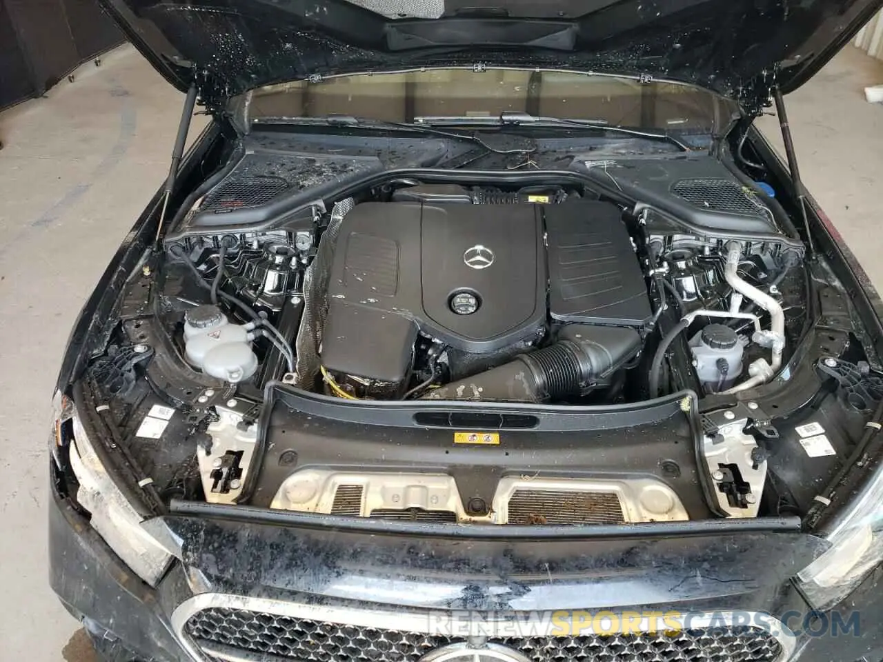 11 fotografías del automóvil dañado W1KLF4GB4SA145846 MERCEDES-BENZ E-CLASS 2025