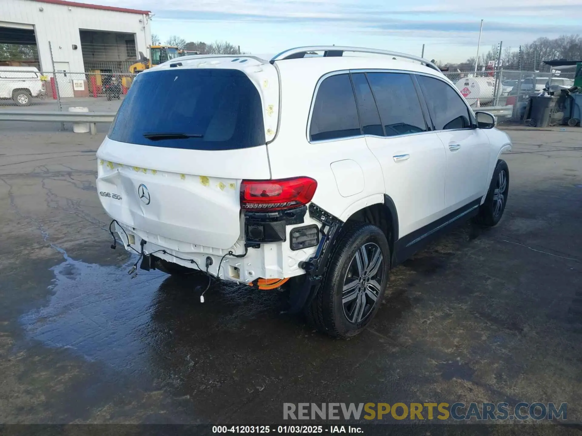 4 fotografías del automóvil dañado W1N9M0CB1PN057869 MERCEDES-BENZ EQB 250 SUV 2023
