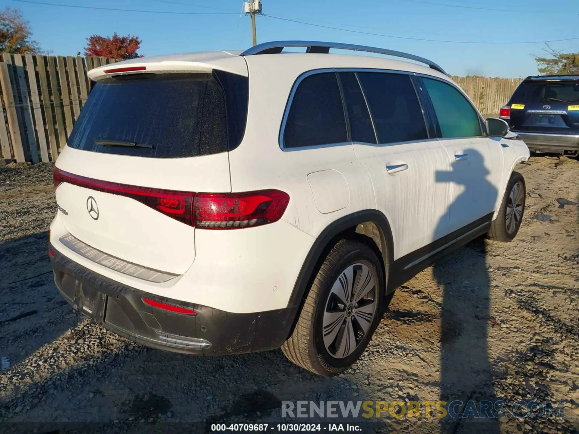 4 fotografías del automóvil dañado W1N9M0CB6PN024429 MERCEDES-BENZ EQB 250 SUV 2023