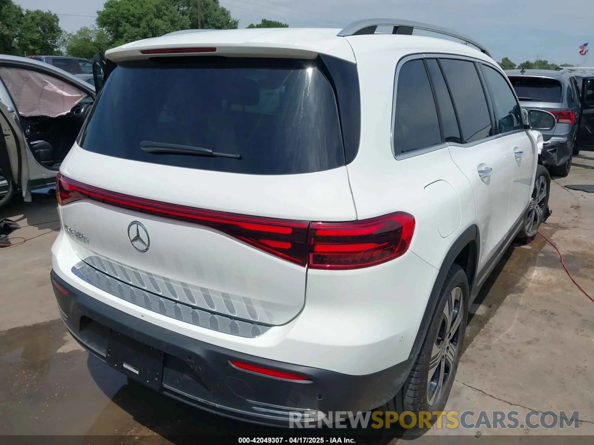 4 fotografías del automóvil dañado W1N9M0CBXRN099413 MERCEDES-BENZ EQB 250 SUV 2024