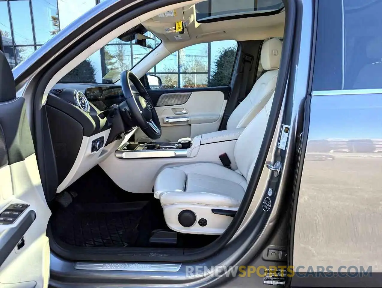 5 fotografías del automóvil dañado W1N9M0KB5NN008XXX MERCEDES-BENZ EQB 300 4M 2022