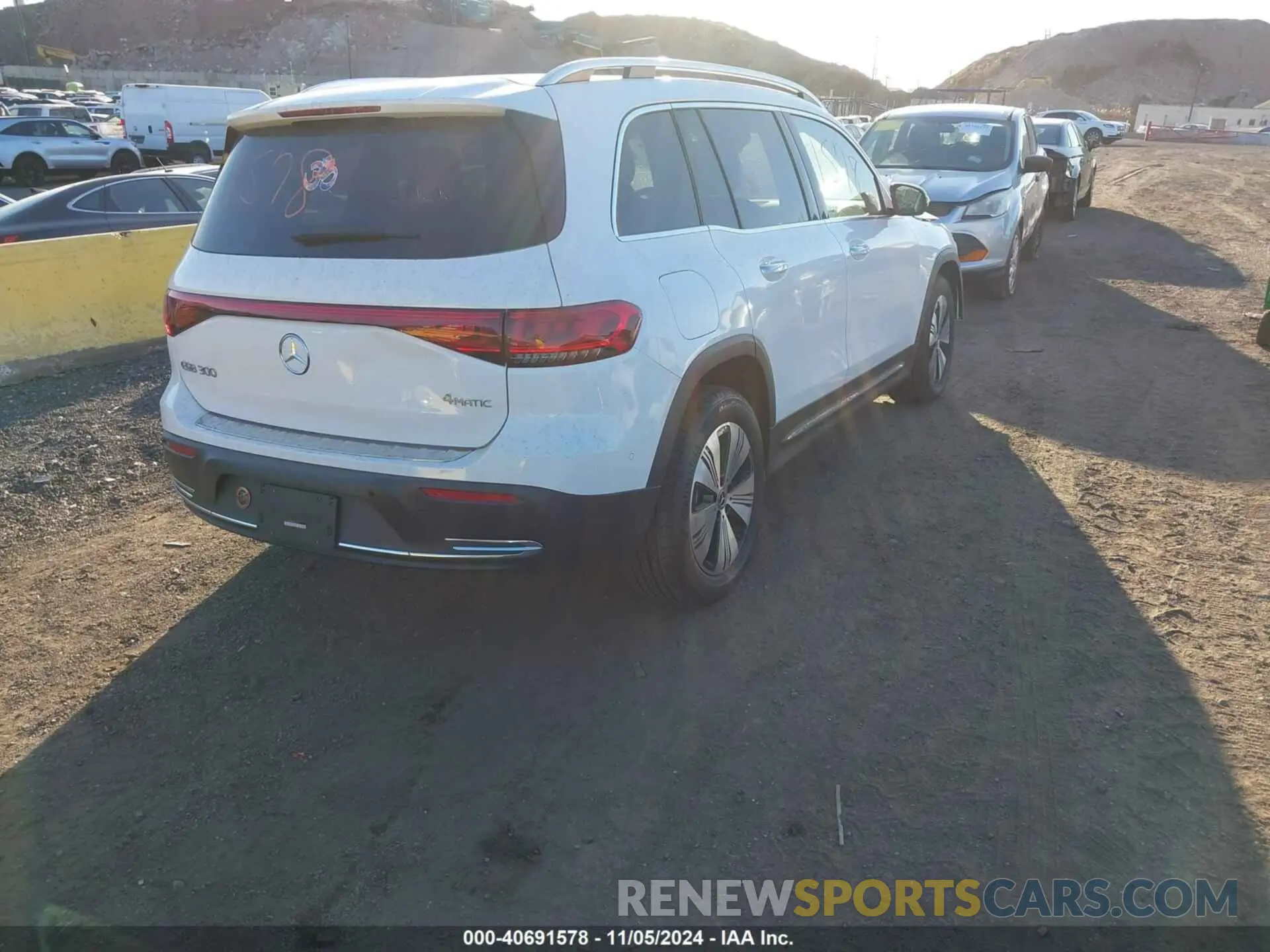 4 fotografías del automóvil dañado W1N9M0KB2PN067652 MERCEDES-BENZ EQB 300 SUV 2023