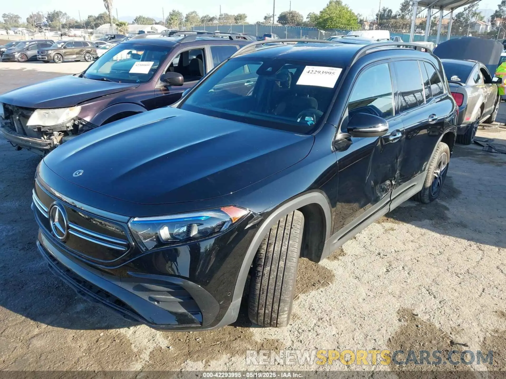 2 fotografías del automóvil dañado W1N9M0KB3PN074853 MERCEDES-BENZ EQB 300 SUV 2023