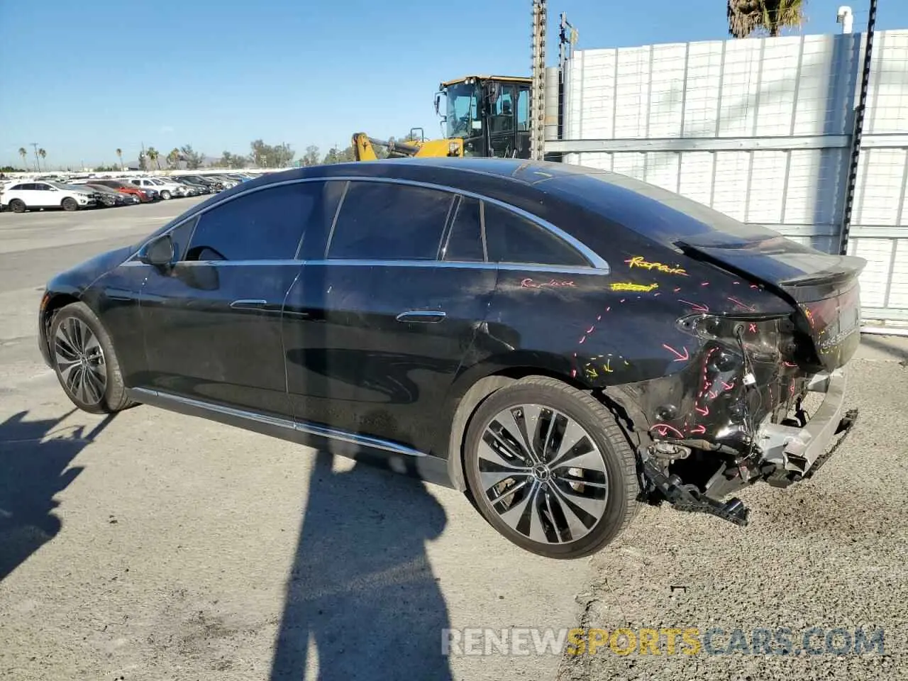 2 fotografías del automóvil dañado W1KEG2BB8PF011613 MERCEDES-BENZ EQE SEDAN 2023