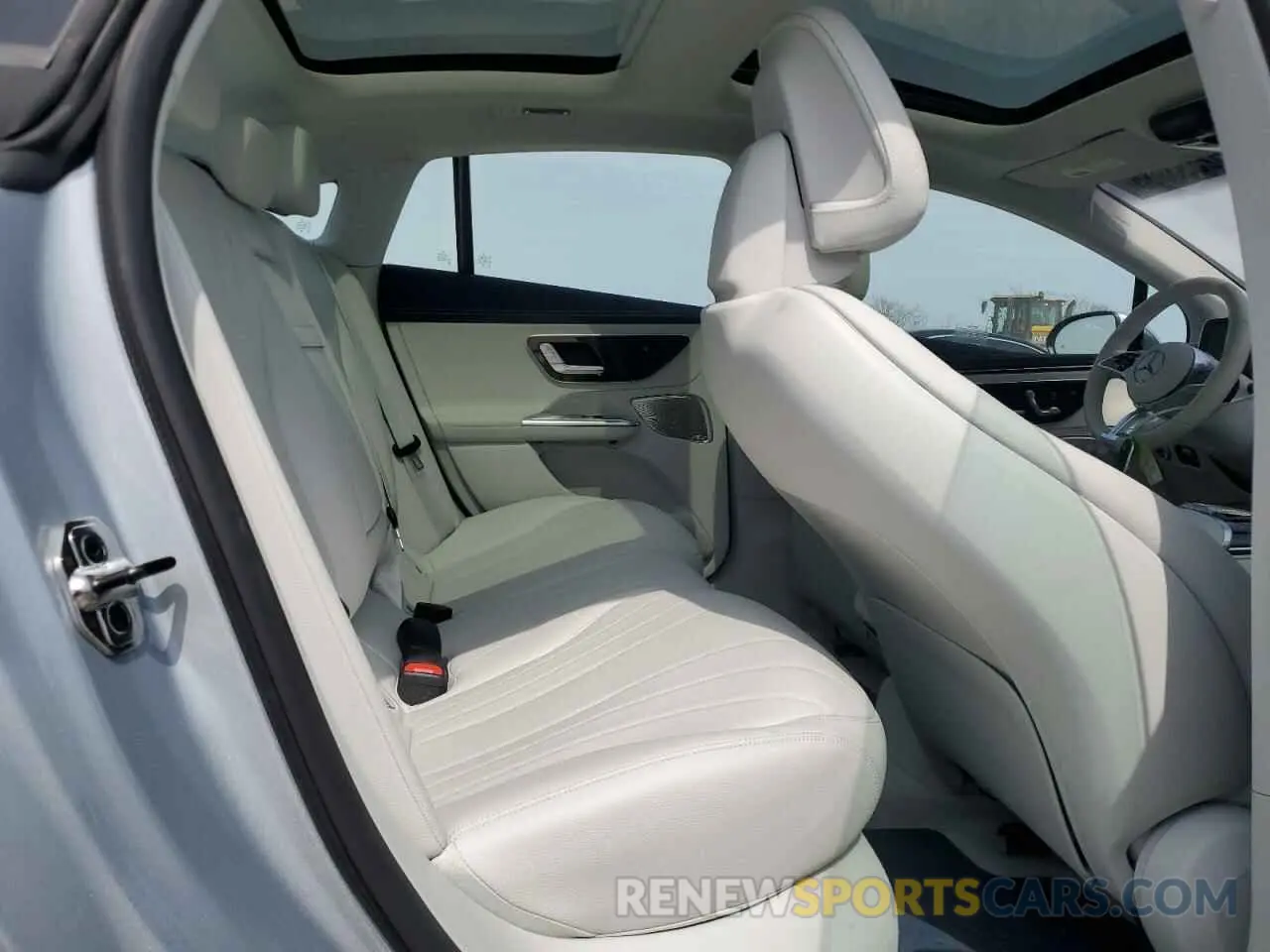 10 fotografías del automóvil dañado W1KEG2CBXPF031697 MERCEDES-BENZ EQE SEDAN 2023