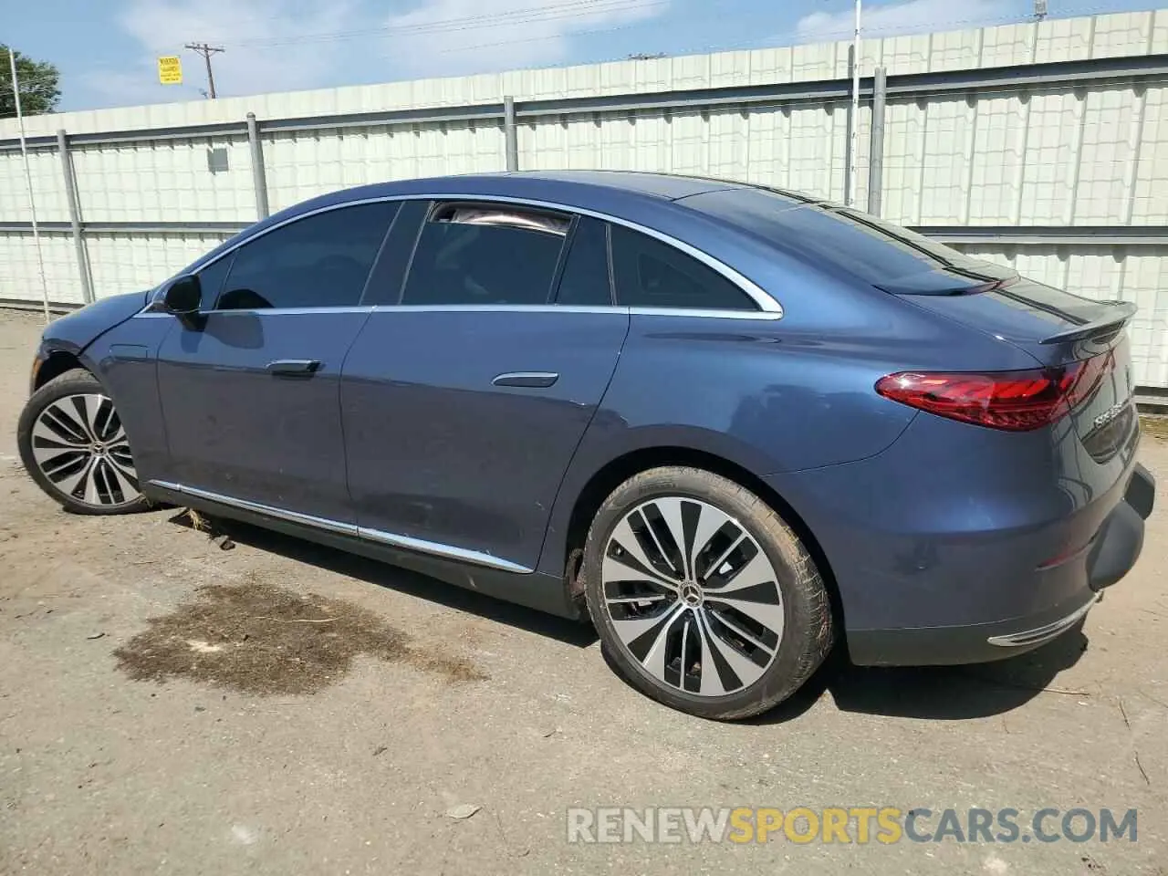 2 fotografías del automóvil dañado W1KEG2BB1RF049767 MERCEDES-BENZ EQE SEDAN 2024