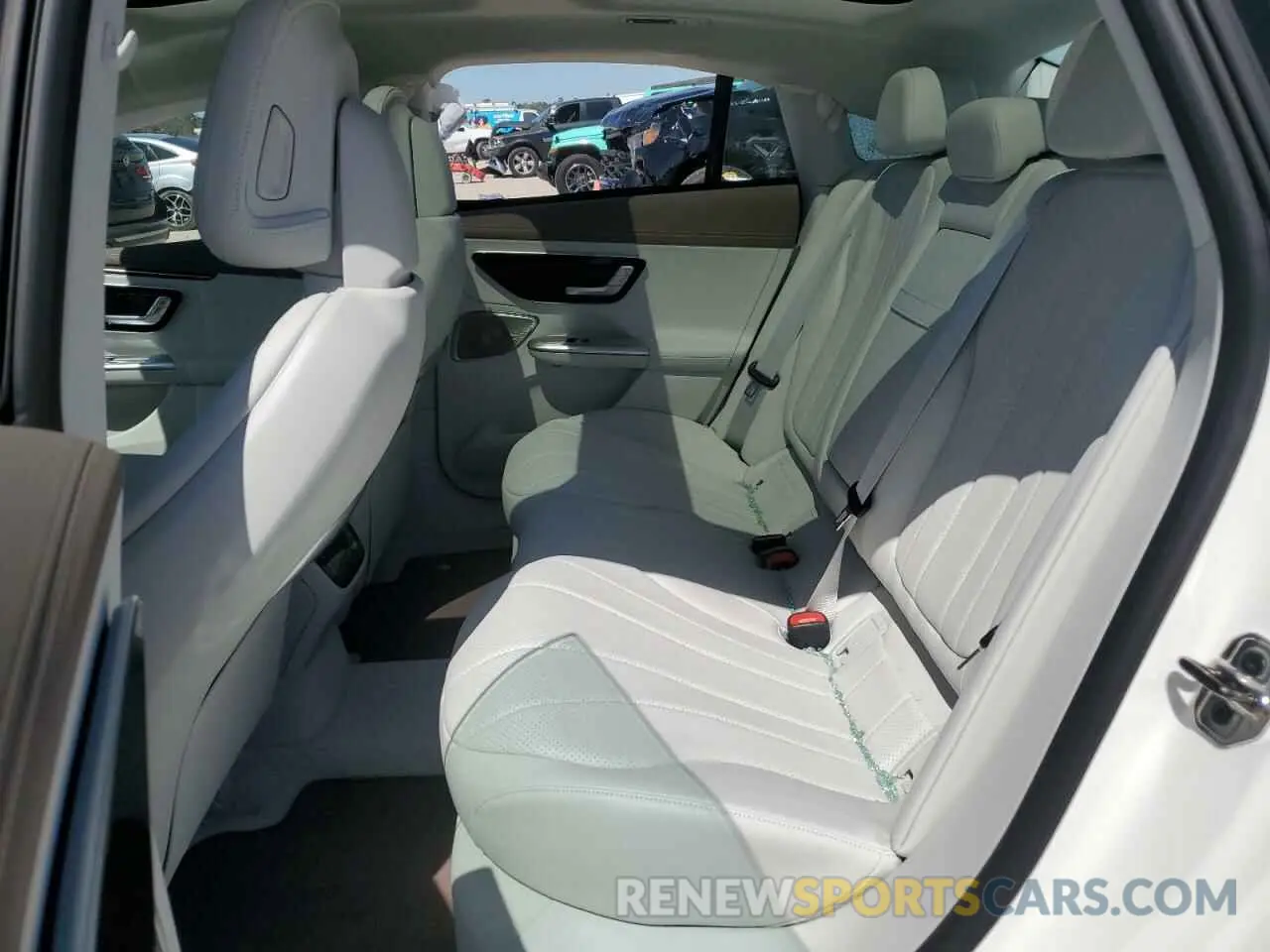10 fotografías del automóvil dañado W1KEG2BB4RF060472 MERCEDES-BENZ EQE SEDAN 2024