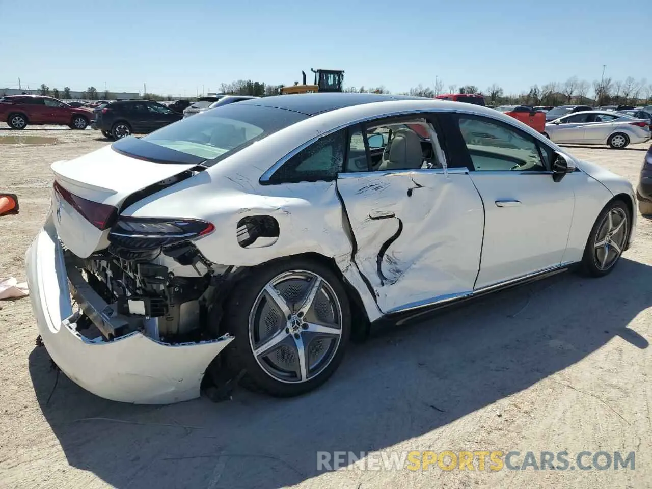 3 fotografías del automóvil dañado W1KEG2BB4RF060472 MERCEDES-BENZ EQE SEDAN 2024