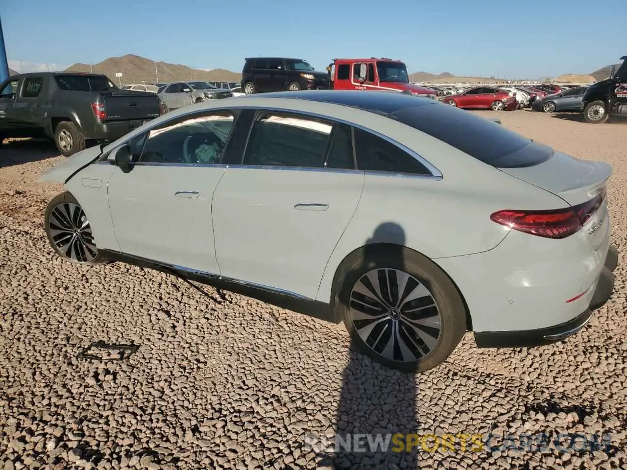2 fotografías del automóvil dañado W1KEG2BB5RF057161 MERCEDES-BENZ EQE SEDAN 2024