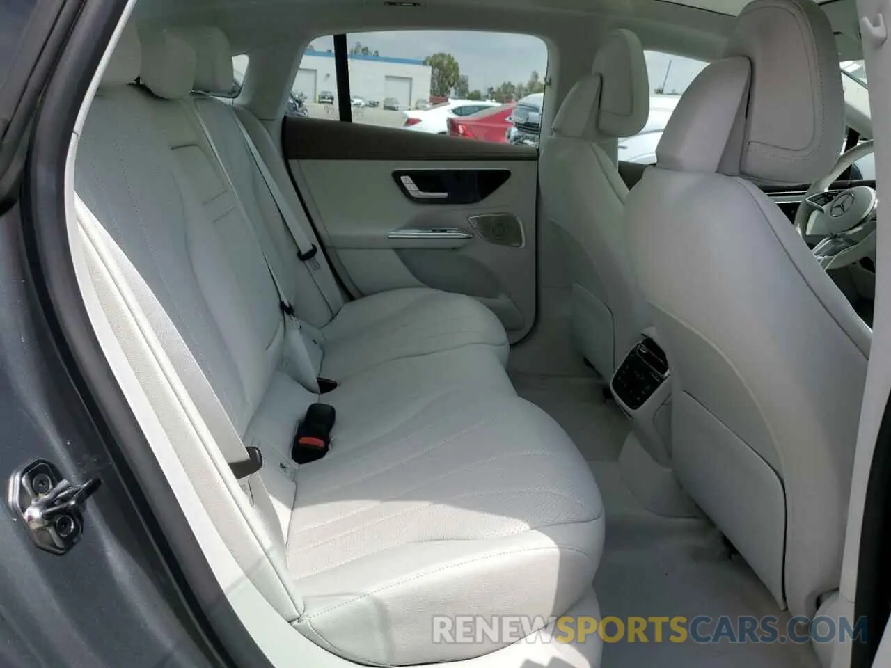 10 fotografías del automóvil dañado W1KEG2BB7RF041916 MERCEDES-BENZ EQE SEDAN 2024