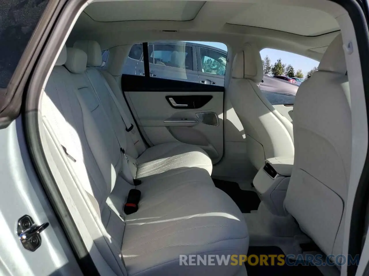 10 fotografías del automóvil dañado W1KEG2BB9RF051556 MERCEDES-BENZ EQE SEDAN 2024