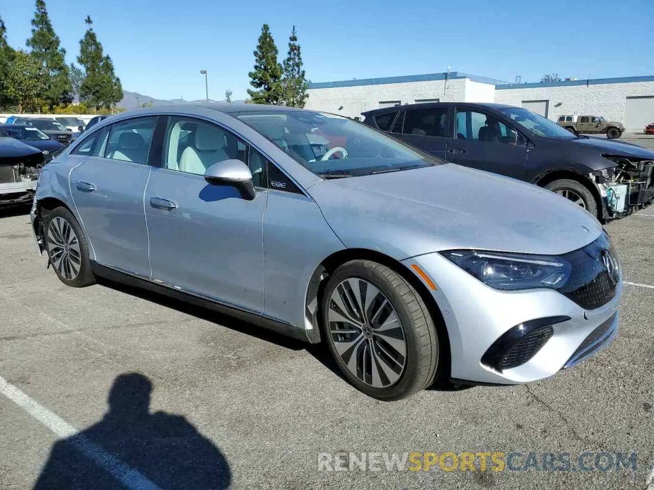 4 fotografías del automóvil dañado W1KEG2BB9RF051556 MERCEDES-BENZ EQE SEDAN 2024