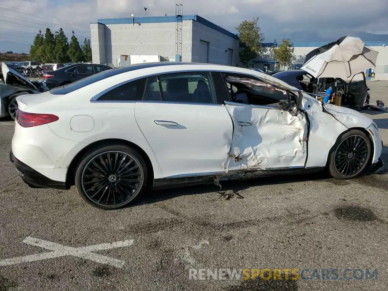 3 fotografías del automóvil dañado W1KEG2CB3RF051566 MERCEDES-BENZ EQE SEDAN 2024