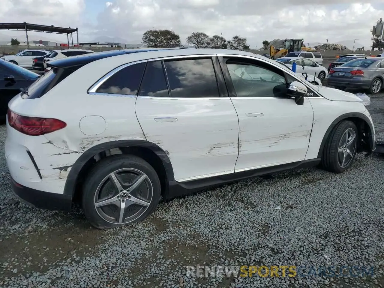 3 fotografías del automóvil dañado 4JGGM2BB3RA045014 MERCEDES-BENZ EQE SUV 35 2024