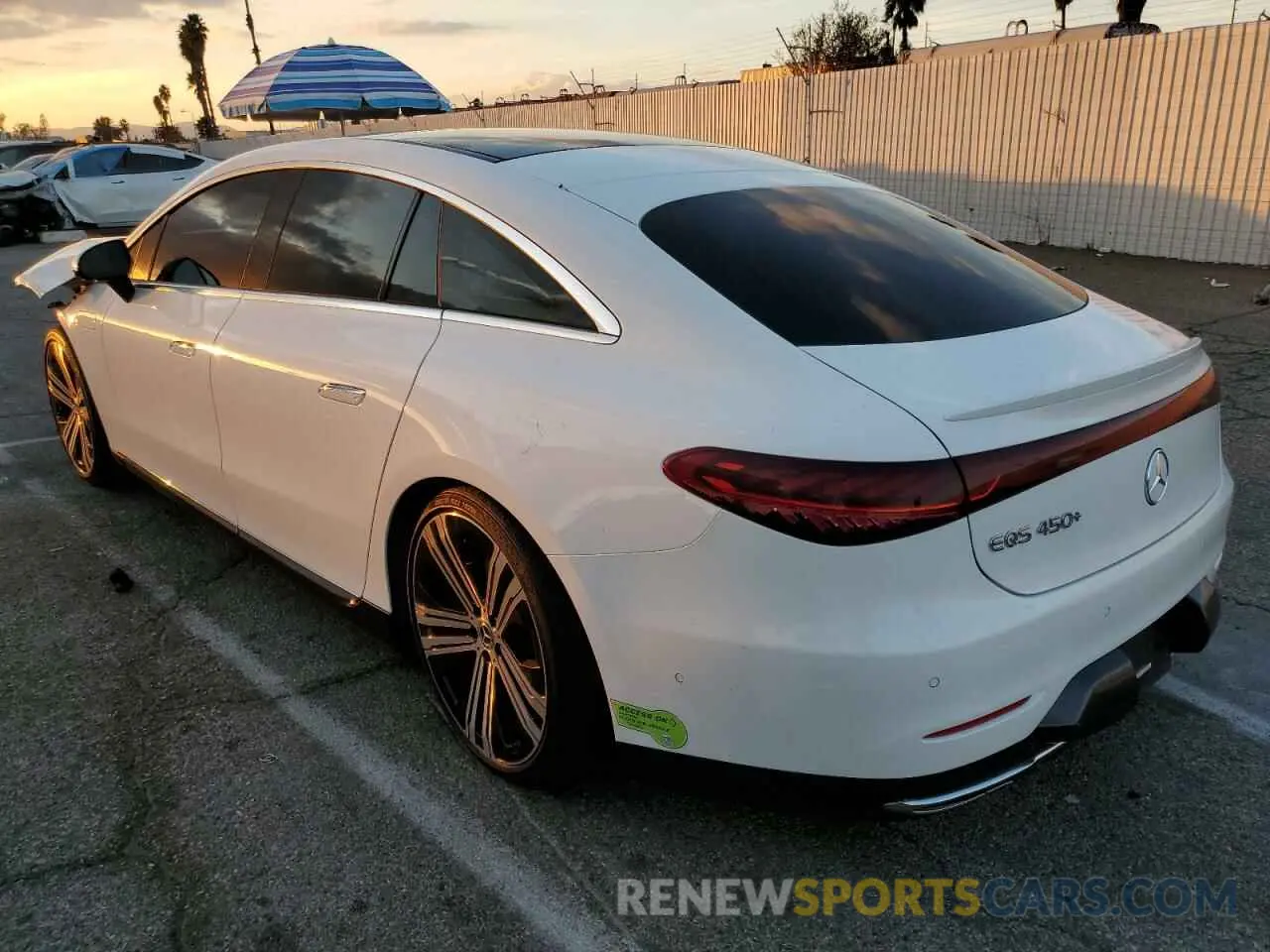 2 fotografías del automóvil dañado W1KCG2DB3NA014014 MERCEDES-BENZ EQS SEDAN 2022