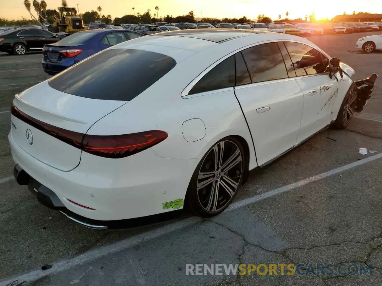3 fotografías del automóvil dañado W1KCG2DB3NA014014 MERCEDES-BENZ EQS SEDAN 2022
