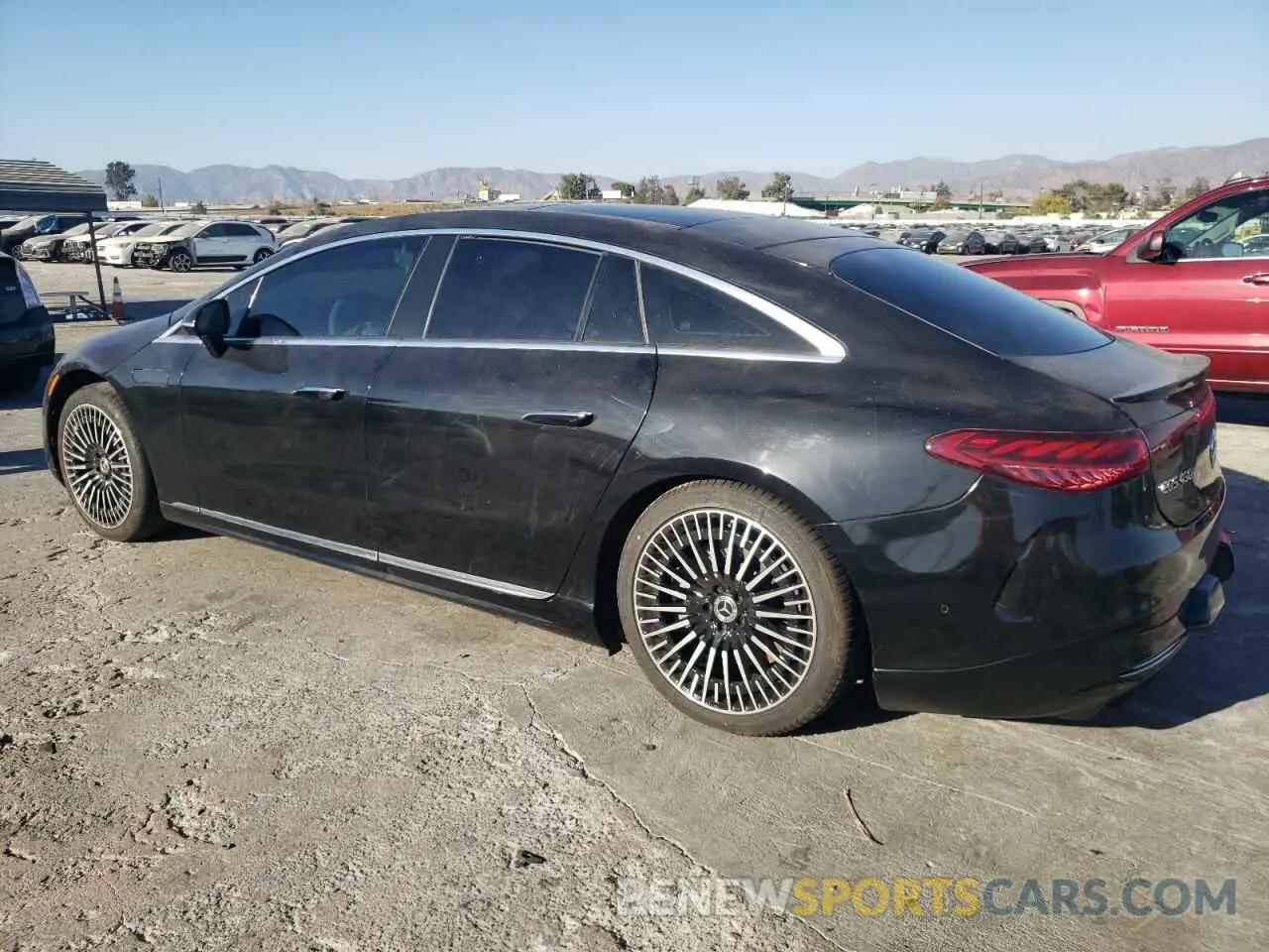 2 fotografías del automóvil dañado W1KCG2DB2PA033091 MERCEDES-BENZ EQS SEDAN 2023
