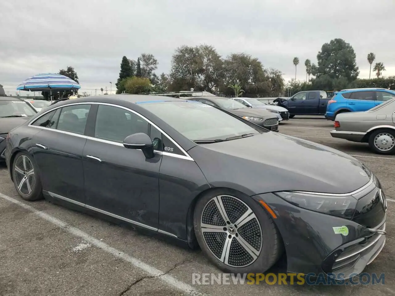 4 fotografías del automóvil dañado W1KCG2DB5PA032372 MERCEDES-BENZ EQS SEDAN 2023