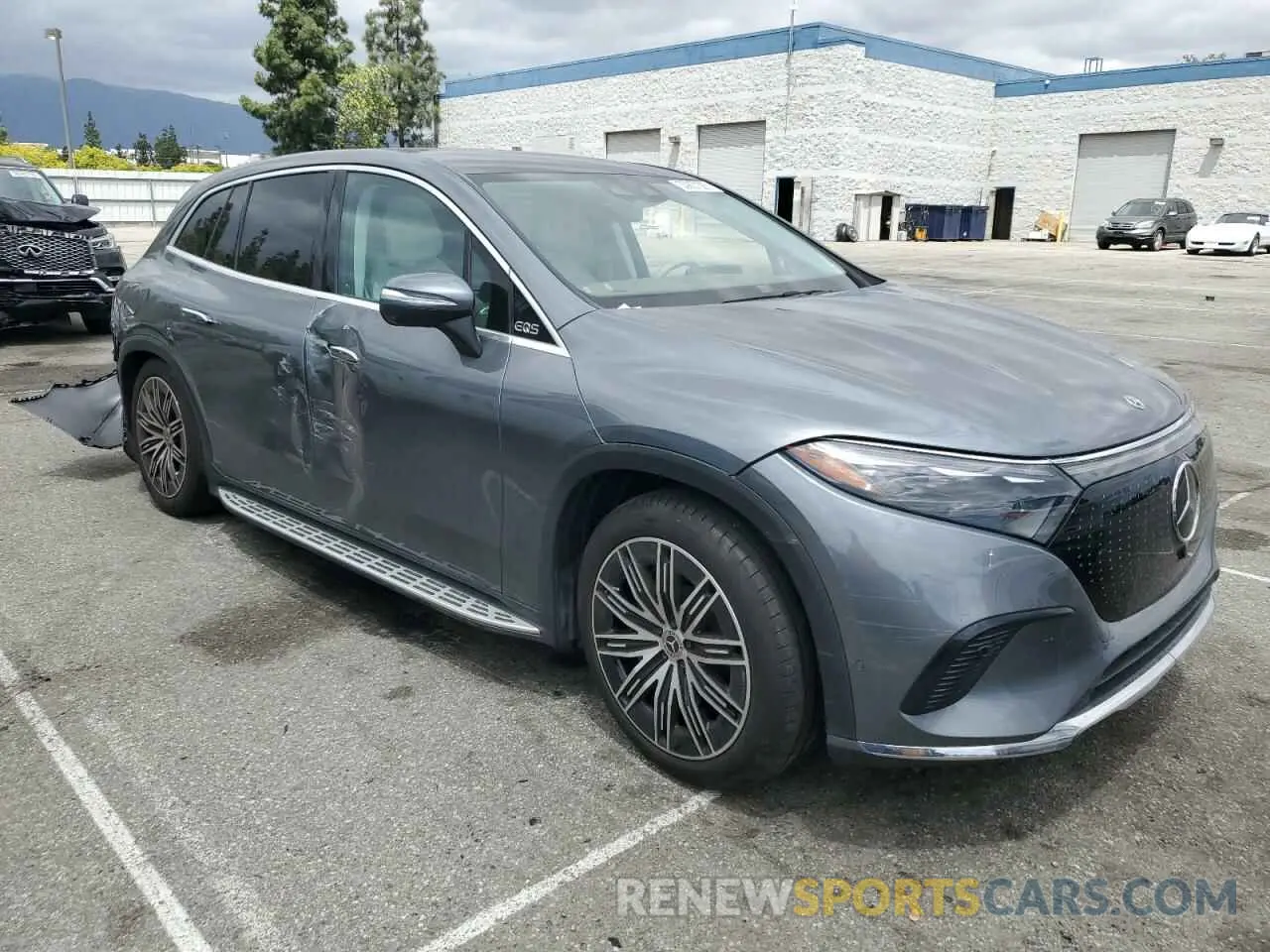 4 fotografías del automóvil dañado 4JGDM2DB4PA008891 MERCEDES-BENZ EQS SUV 45 2023