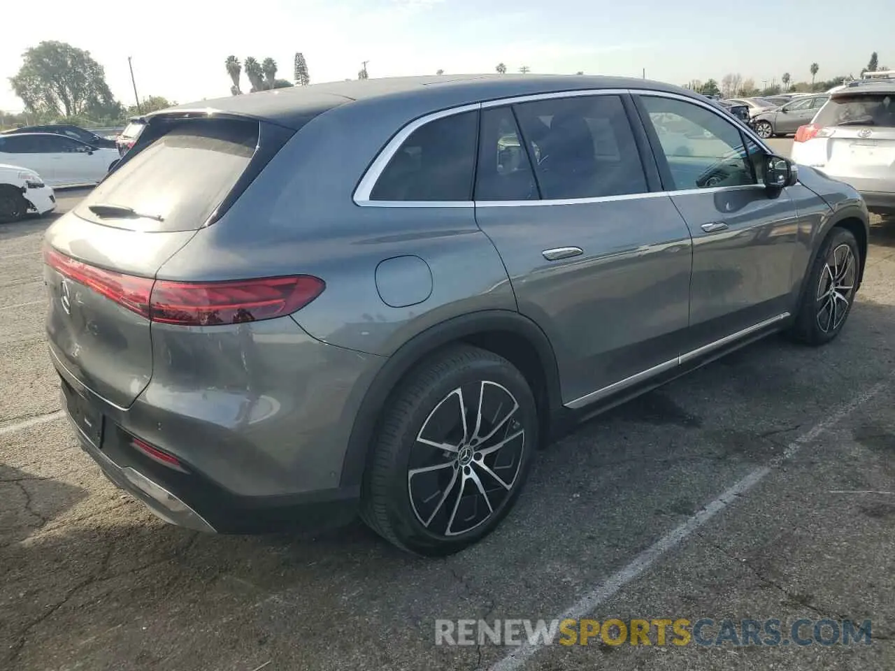 3 fotografías del automóvil dañado 4JGDM2EB7PA016014 MERCEDES-BENZ EQS SUV 45 2023