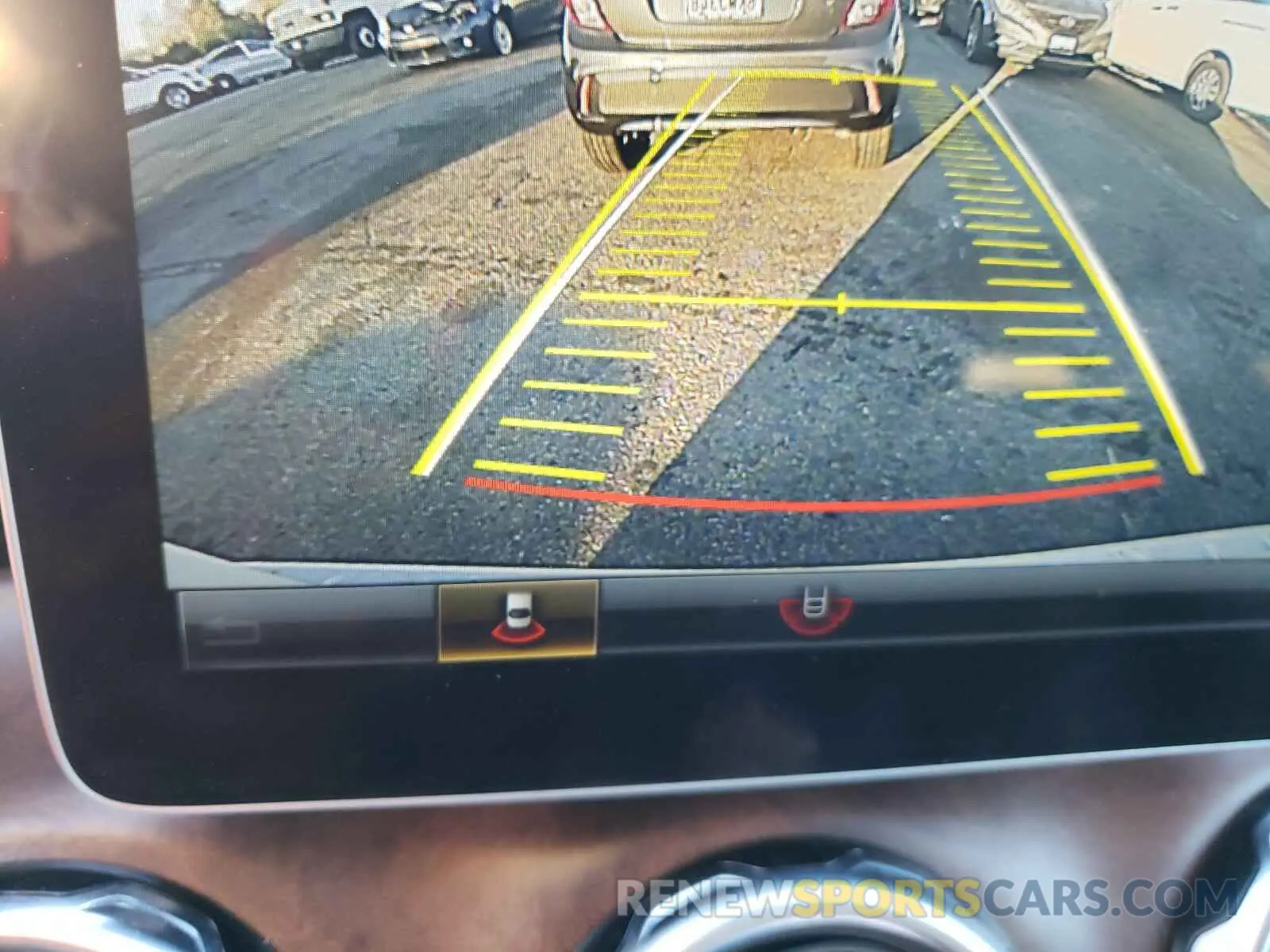 9 fotografías del automóvil dañado WDCTG4EB3KJ619550 MERCEDES-BENZ G CLASS 2019