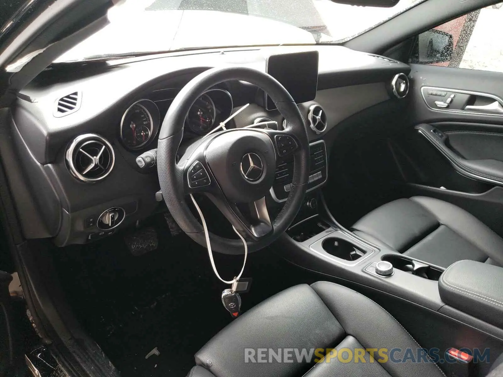 9 fotografías del automóvil dañado WDCTG4EB1LU025085 MERCEDES-BENZ G CLASS 2020