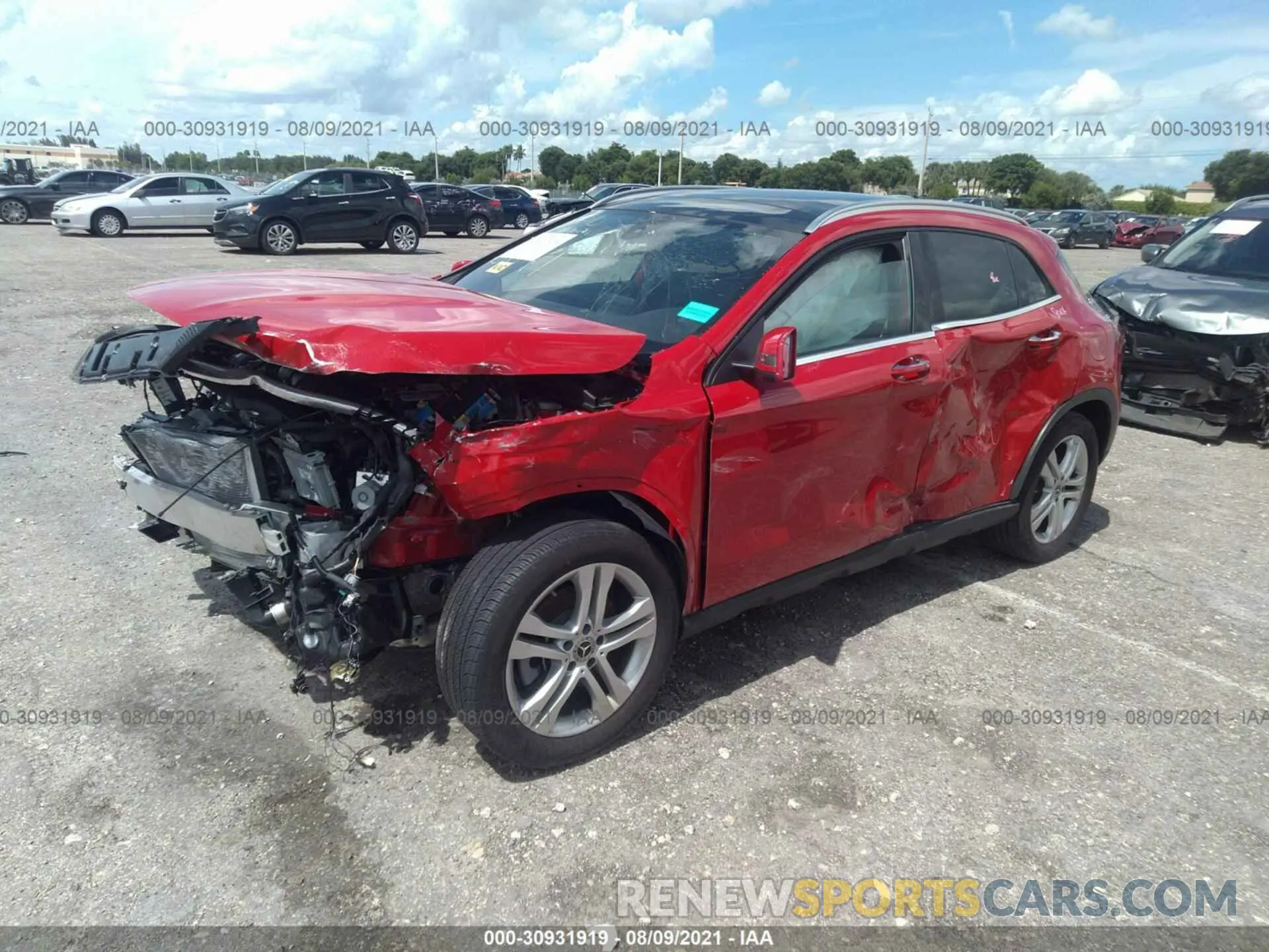2 fotografías del automóvil dañado WDCTG4EB1KJ618641 MERCEDES-BENZ GLA 2019