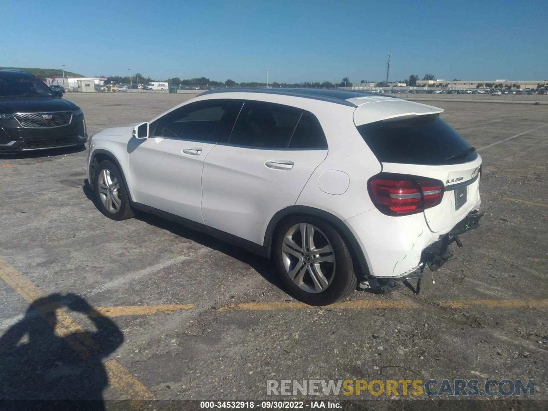 3 fotografías del automóvil dañado WDCTG4EB3KU019464 MERCEDES-BENZ GLA 2019