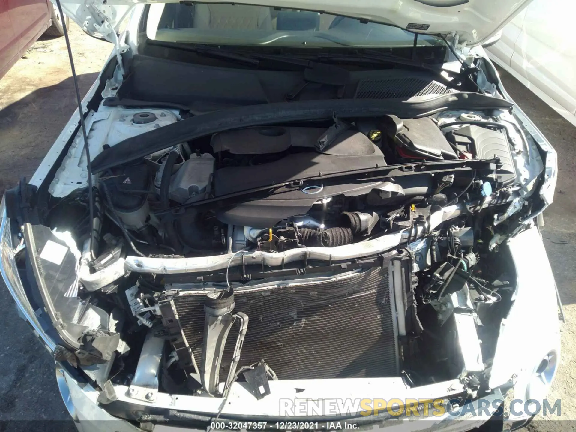 10 fotografías del automóvil dañado WDCTG4EB4KU000387 MERCEDES-BENZ GLA 2019