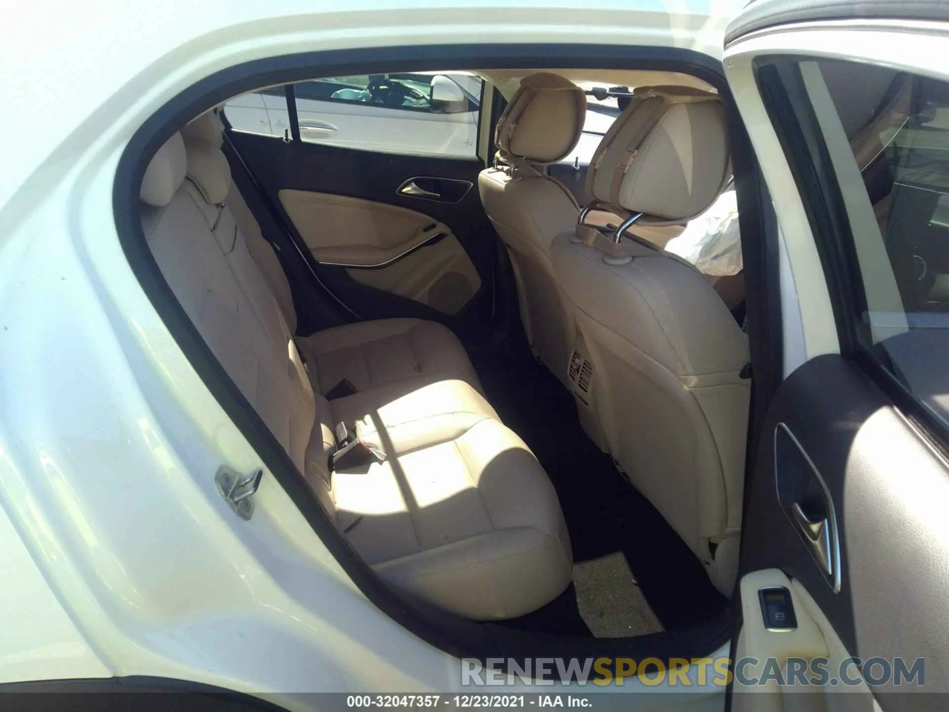8 fotografías del automóvil dañado WDCTG4EB4KU000387 MERCEDES-BENZ GLA 2019