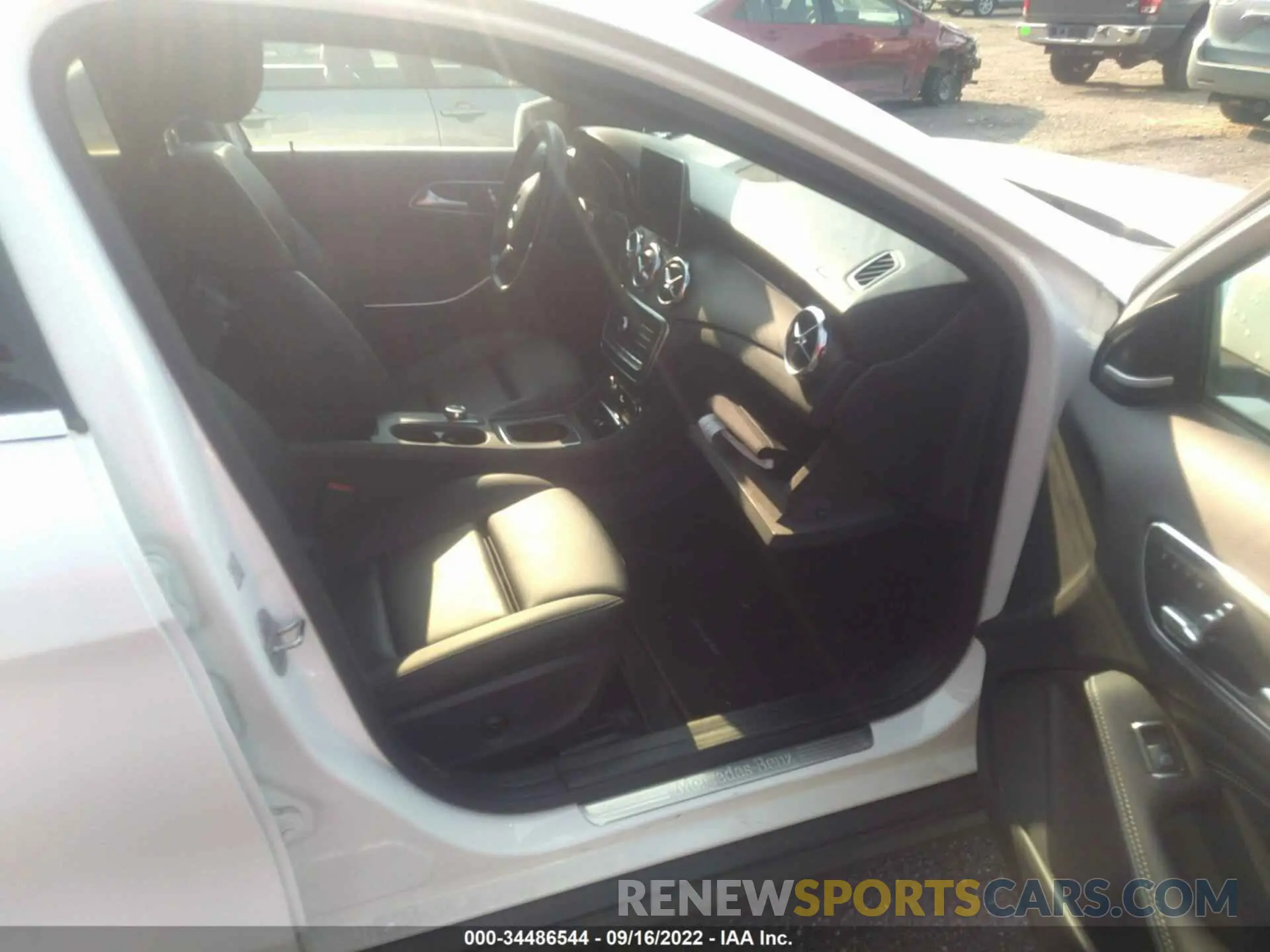 5 fotografías del automóvil dañado WDCTG4GB5KJ621684 MERCEDES-BENZ GLA 2019