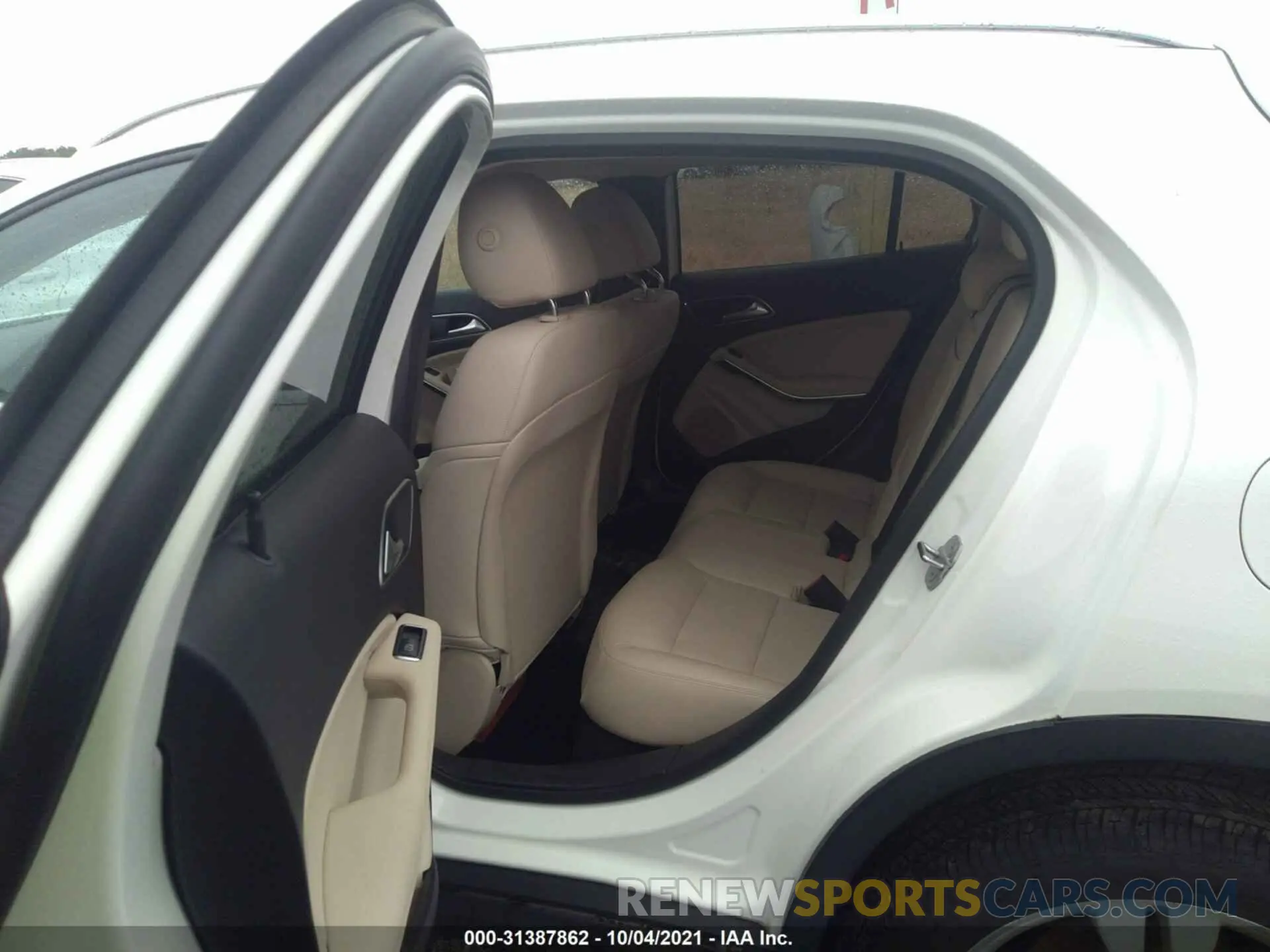 8 fotografías del automóvil dañado WDCTG4GB7KU018444 MERCEDES-BENZ GLA 2019