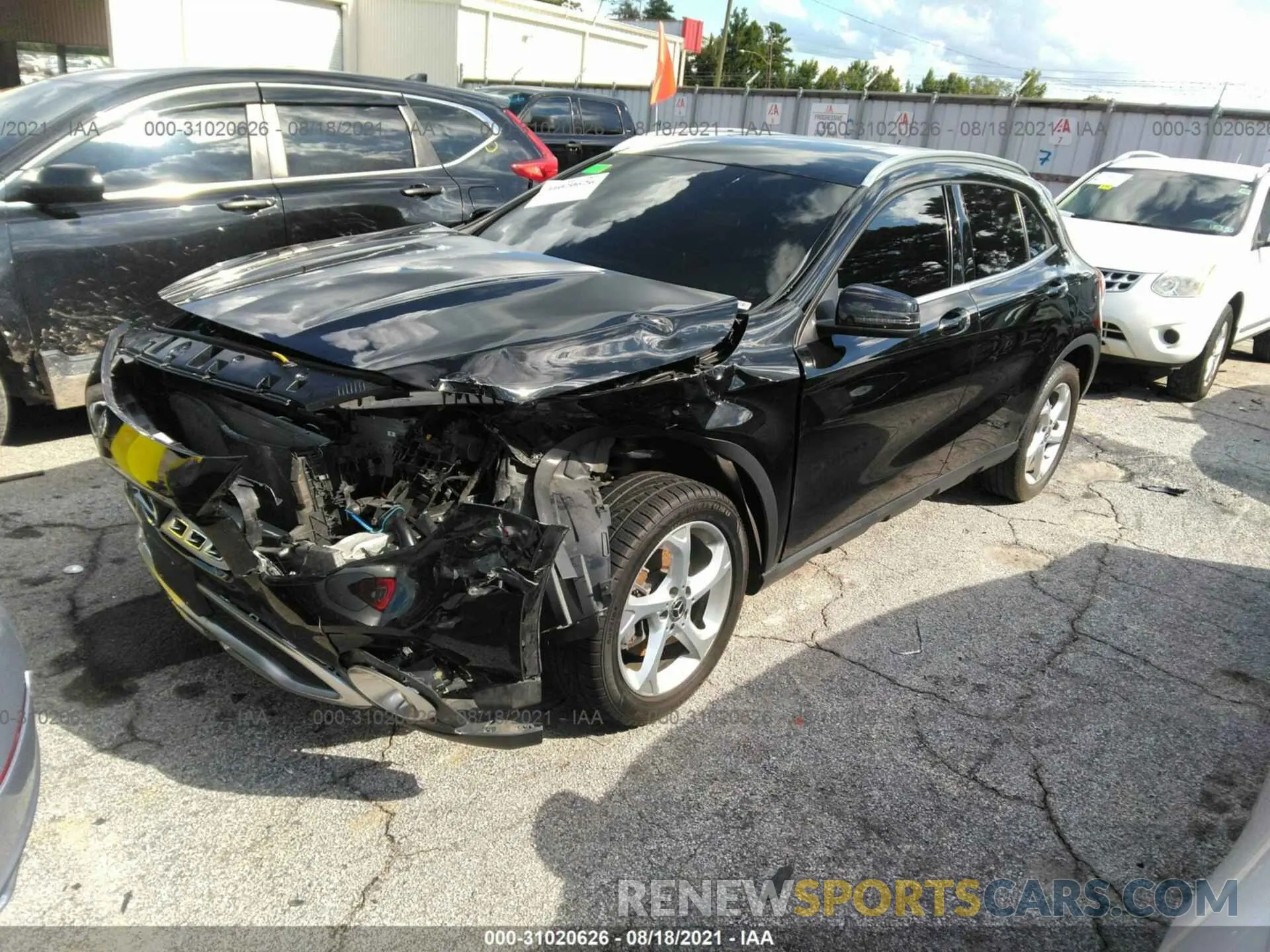 2 fotografías del automóvil dañado WDCTG4GB9KJ586888 MERCEDES-BENZ GLA 2019