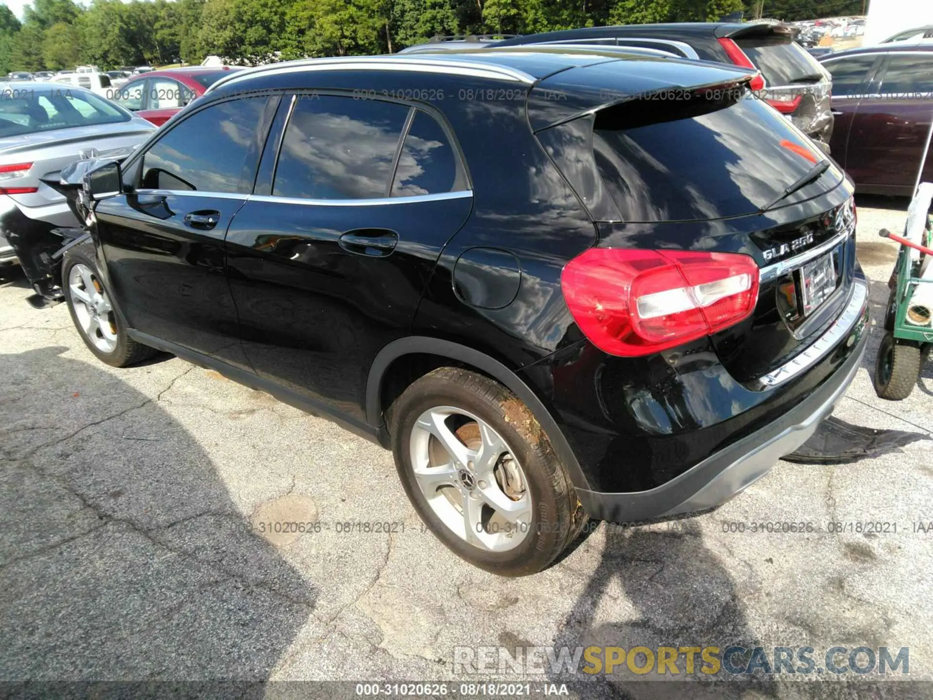 3 fotografías del automóvil dañado WDCTG4GB9KJ586888 MERCEDES-BENZ GLA 2019