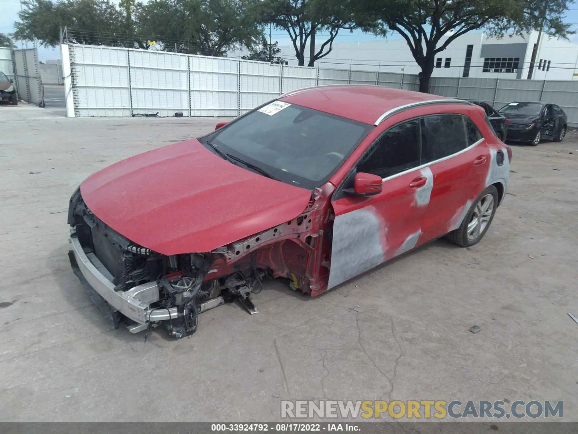2 fotografías del automóvil dañado W1NTG4EB0LU029790 MERCEDES-BENZ GLA 2020