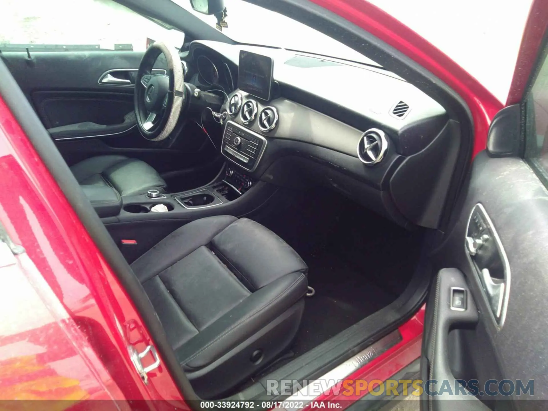 5 fotografías del automóvil dañado W1NTG4EB0LU029790 MERCEDES-BENZ GLA 2020