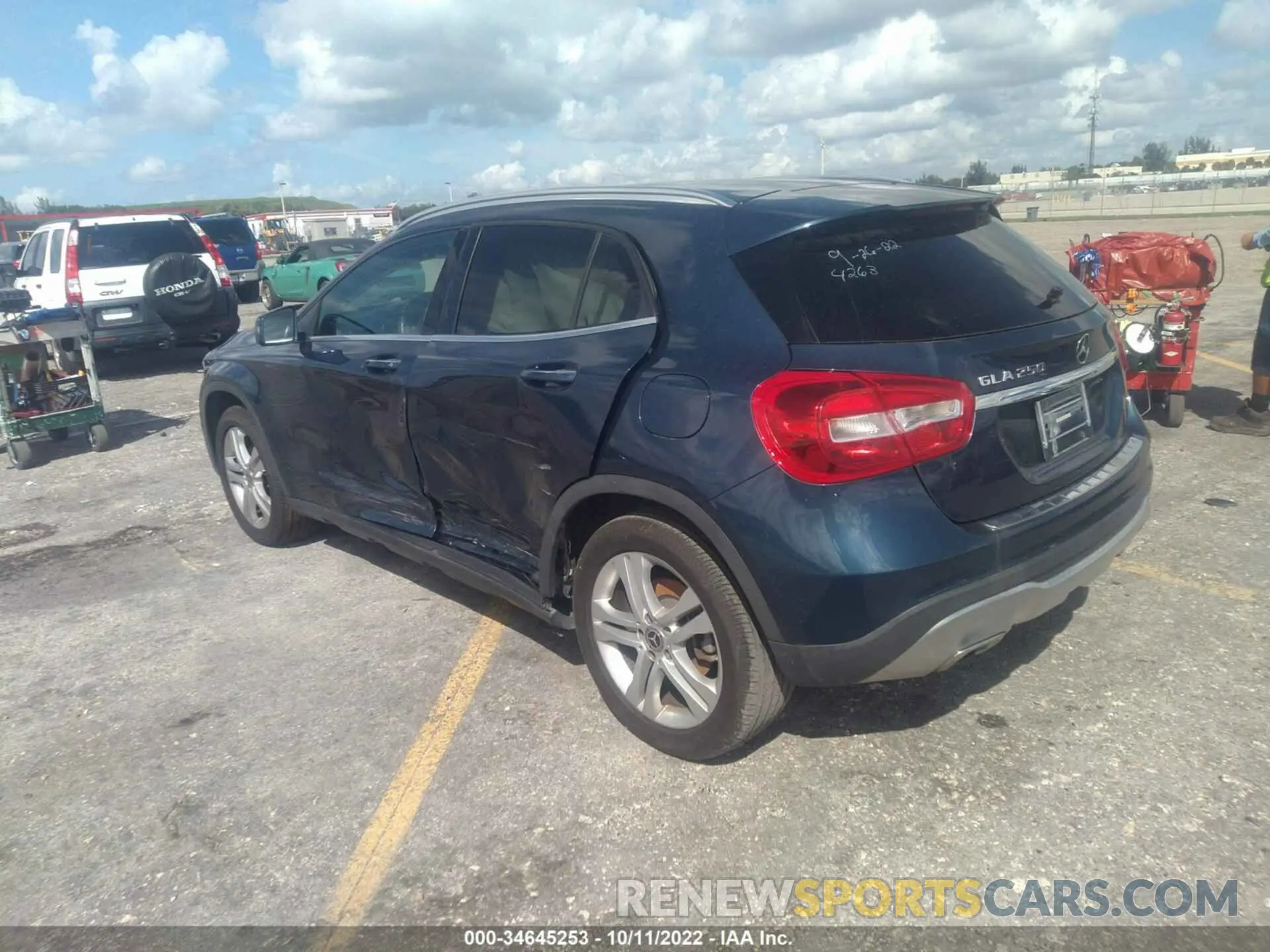 3 fotografías del automóvil dañado WDCTG4EB3LJ664263 MERCEDES-BENZ GLA 2020