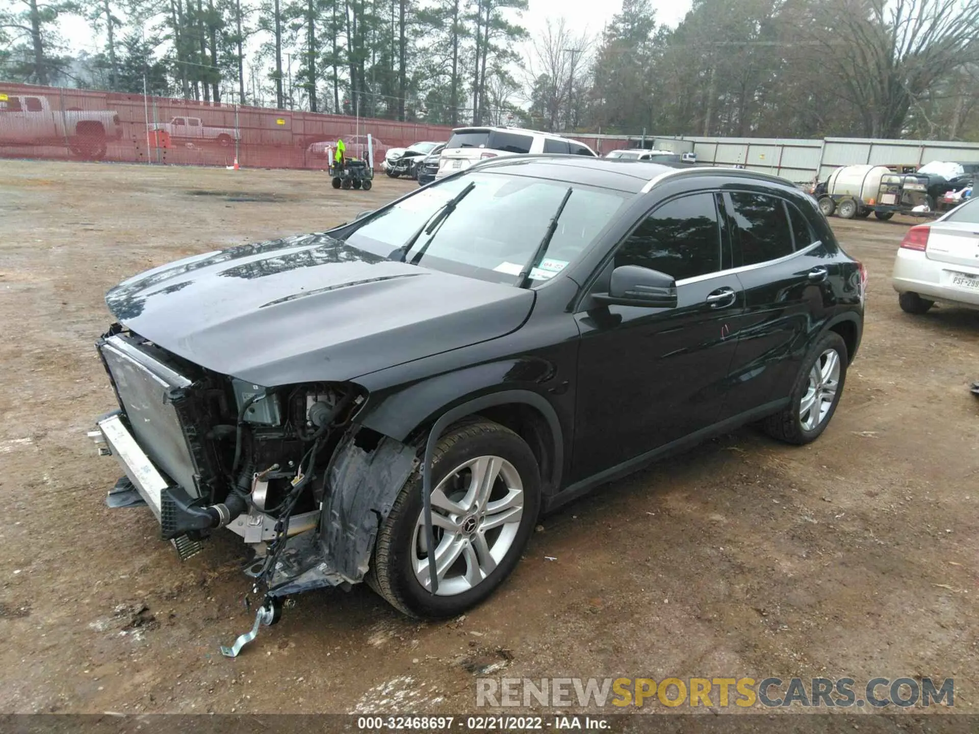 2 fotografías del automóvil dañado WDCTG4EB3LU023287 MERCEDES-BENZ GLA 2020